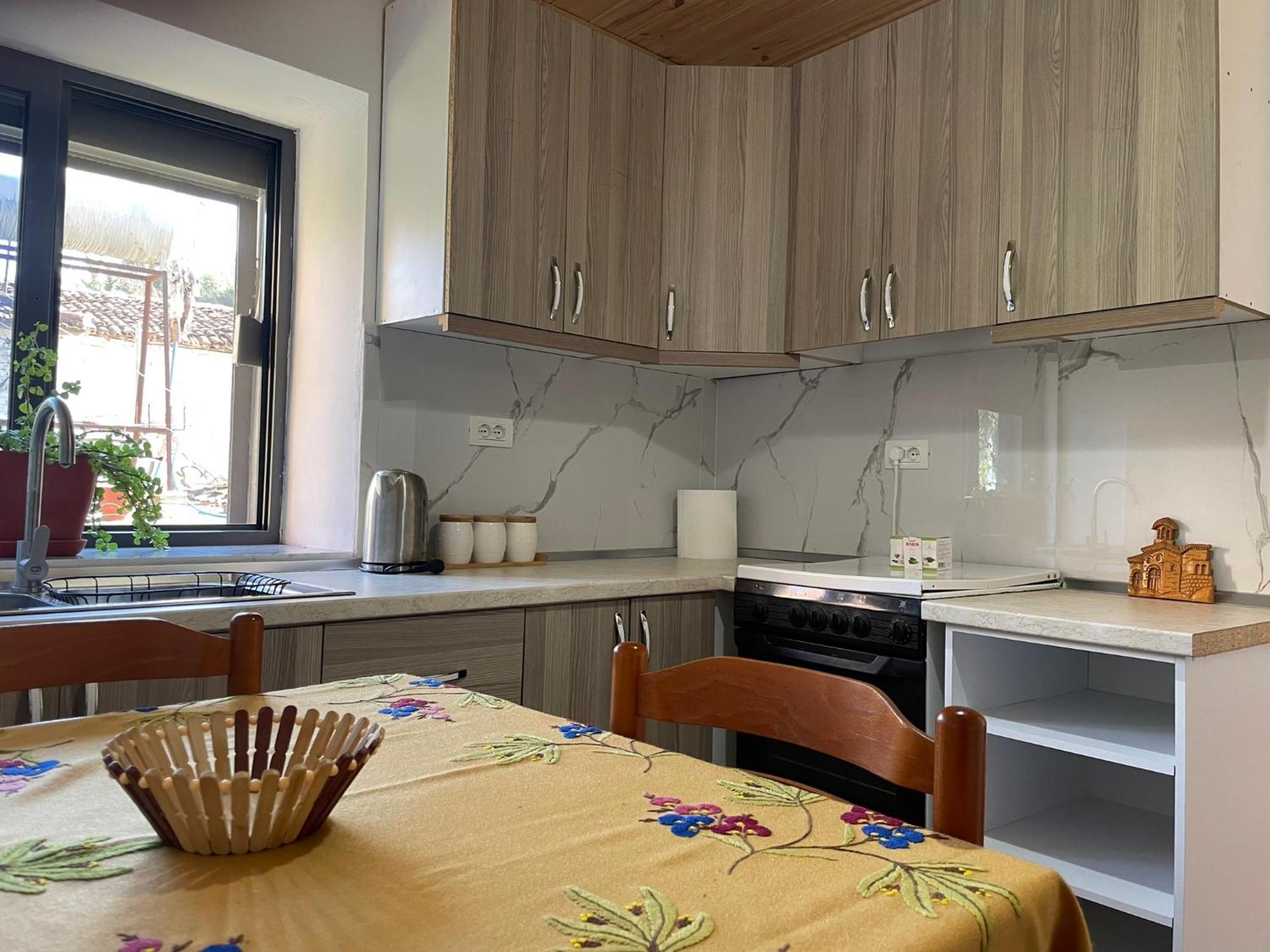 Guesthouse Kroi City Center Berati Exterior foto